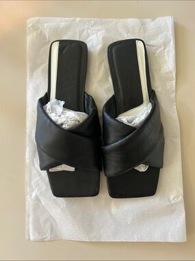 Women’s Black Leather Cross-Band Slide Sandals